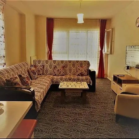 מלון דירות Tueyap Nightlife Suites