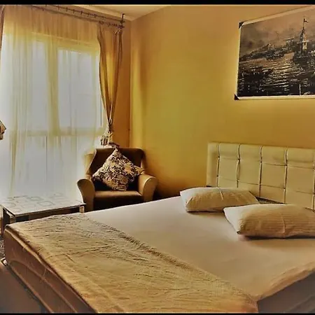 Tueyap Nightlife Suites