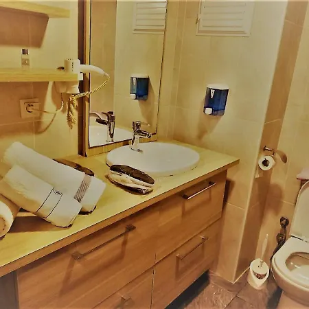 Tueyap Nightlife Suites Appart hôtel