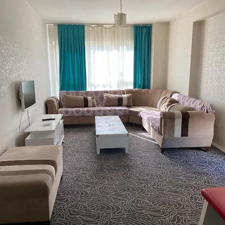 Tueyap Nightlife Suites Appart hôtel *